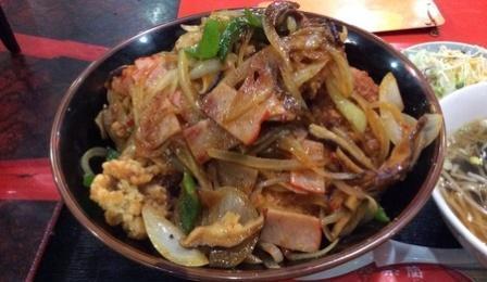 かないデカ盛り丼上アングル.jpg