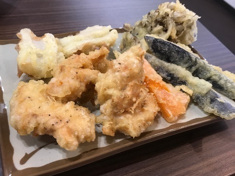 ふらす屋製麺所天ぷら食べ放題一巡目