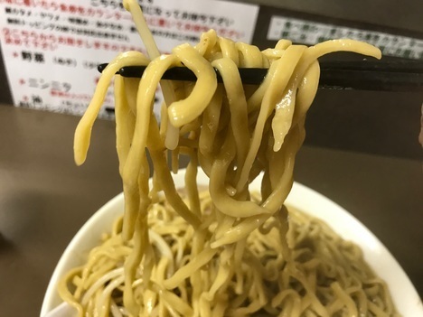 東松山ブタヤマニンニクン特大ラーメン麺リフトマシマシ麺リフト