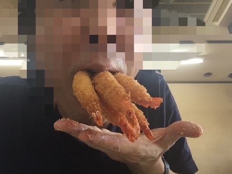東刈谷よろずやエビフライ食べ放題悪ふざけ