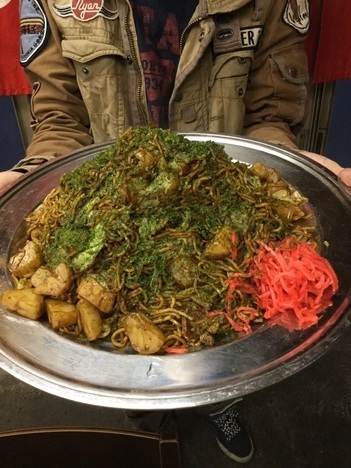 八幡まんぷく処たぬきジャンボ焼きそば愛情盛