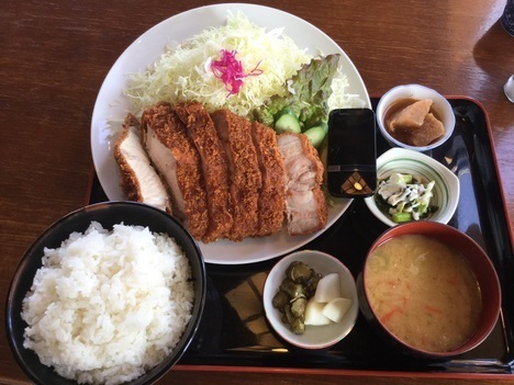 館林とんかつ勝作ダイナマイトロースデカ盛り定食
