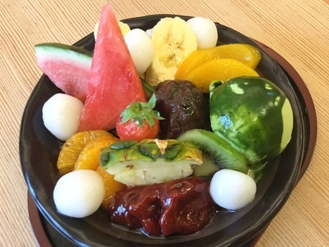 小諸みつばち抹茶クリーム白玉あんずあんみつ別アングル