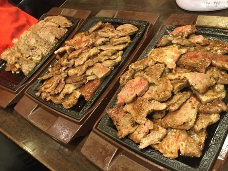 ステーキガストカットステーキ食べ放題イベント12人前陳列
